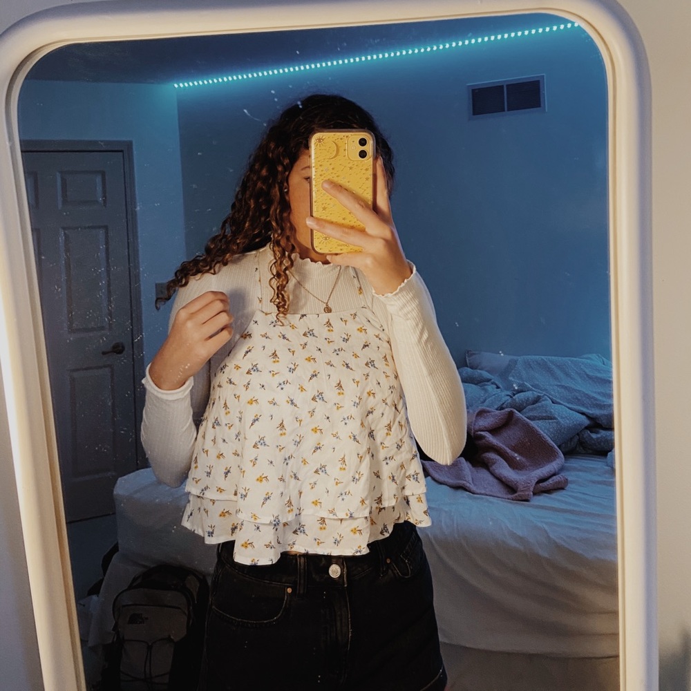 Forever 21 flowy crop top
